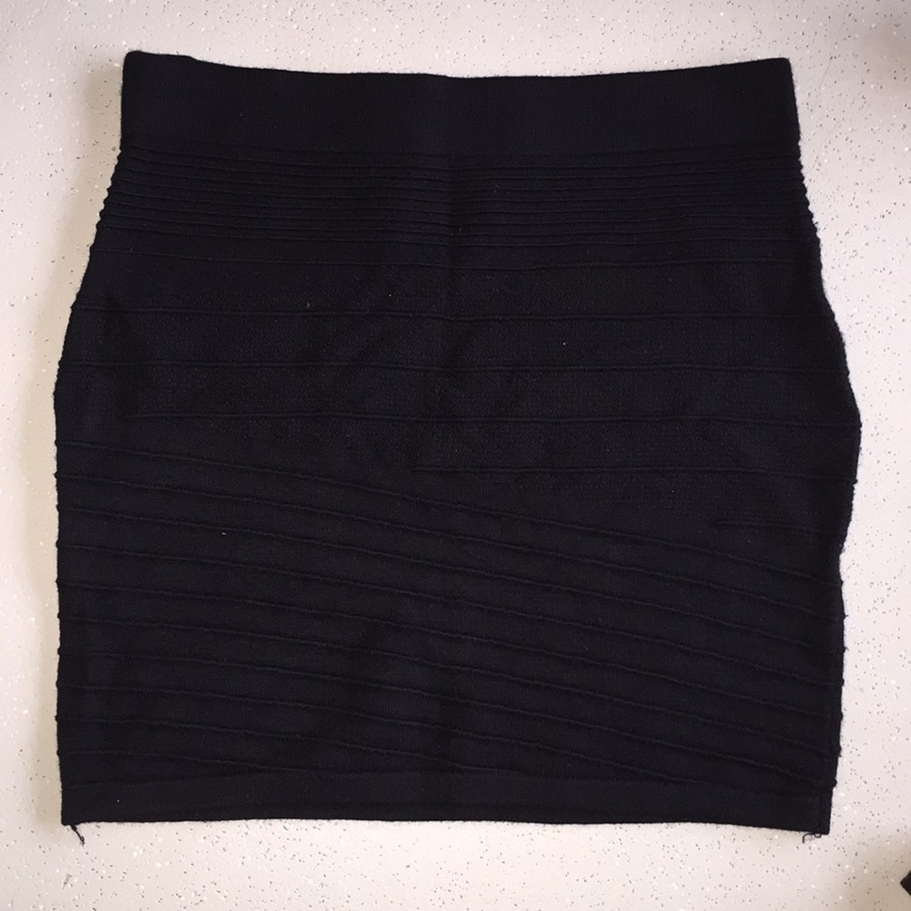 Forever 21 black skirt